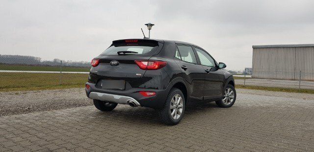 Gebraucht Kia Stonic 120 PS (88 kW) 2018 Schwarz metallic SUV