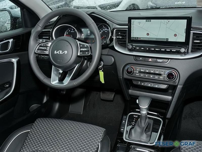 Neu Kia XCeed Comfort 150 PS (110 kW) 2025 Lunarsilber metallic SUV