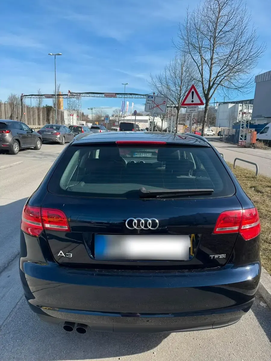 Gebraucht Audi A3 Attraction 125 PS (91 kW) 2010 Blau Kleinwagen