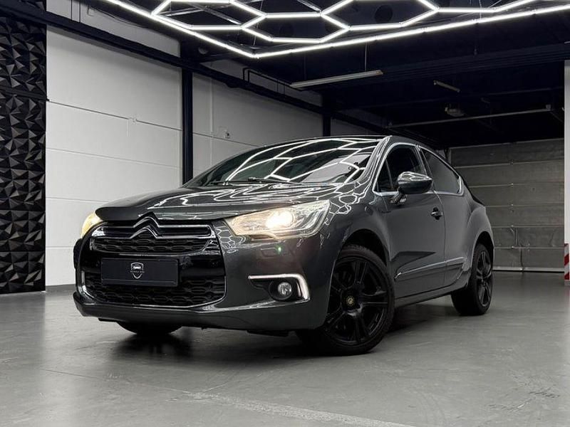 Grau Gebraucht 2011 Citroën DS4 Sport Chic Kleinwagen | 9.580 € (Etwas zu teuer) - Bild 1/3