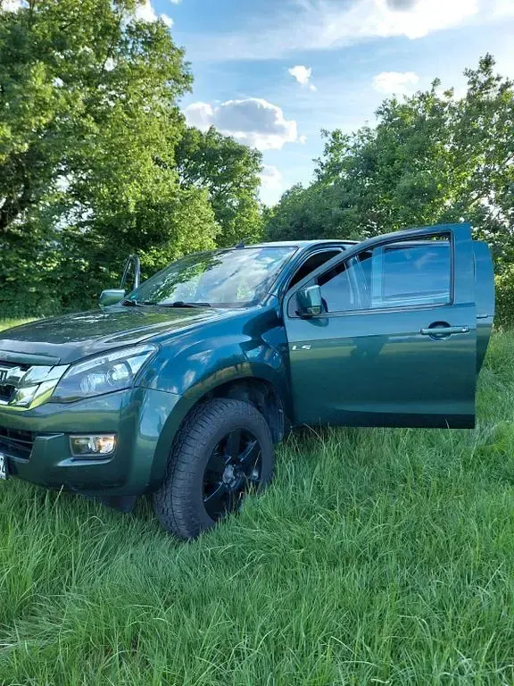 Gebraucht Isuzu D-Max 163 PS (119 kW) 2012 Grün Pickup