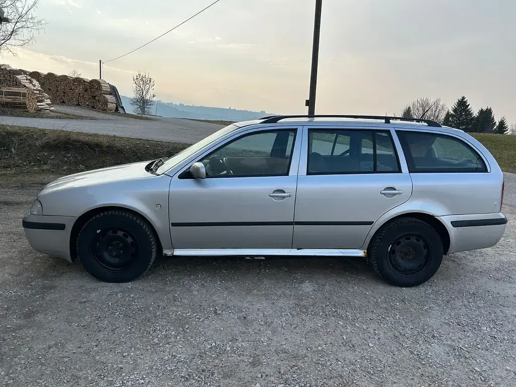 Gebraucht Skoda Octavia Elegance 101 PS (74 kW) 2002 Kombi