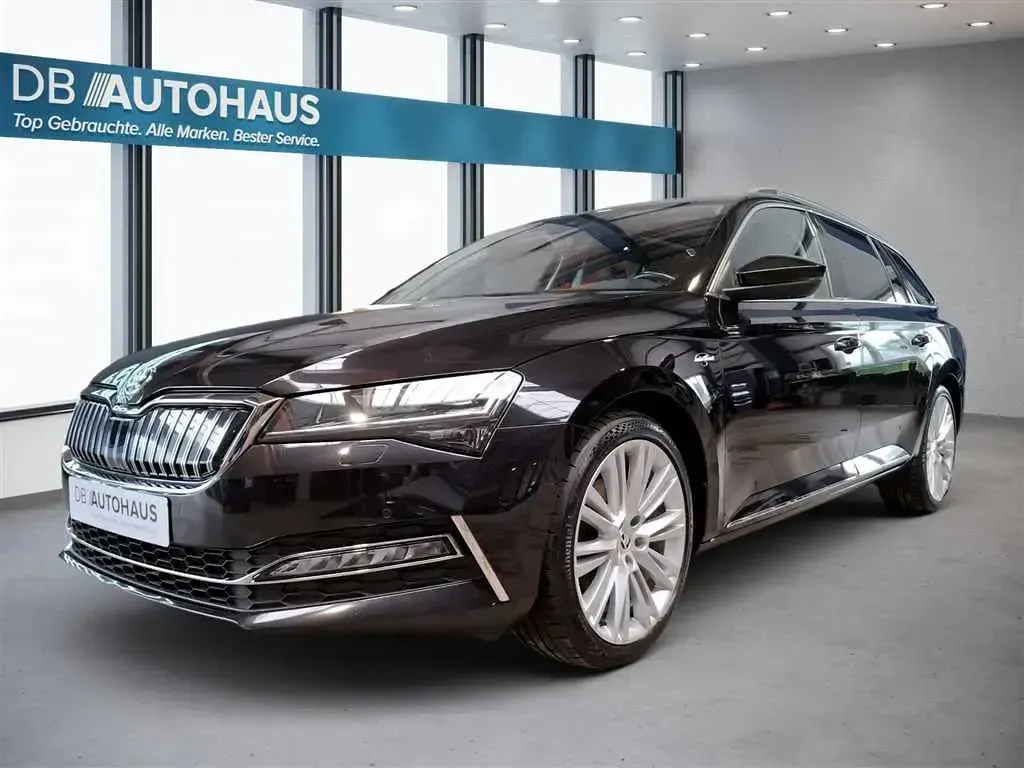 Gebraucht Skoda Superb LAURIN & KLEMENT 158 PS (116 kW) 2021 Kombi