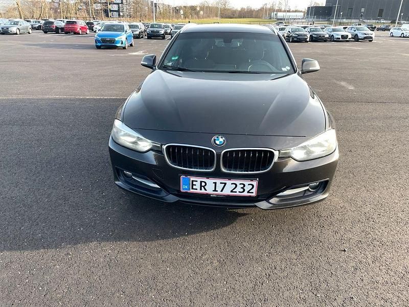 Gebraucht BMW 320 Sport Line 190 PS (139 kW) 2015 Grau Kombi