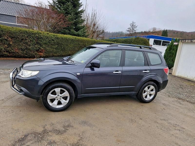 Gebraucht Subaru Forester 140 PS (102 kW) 2010 Grau SUV