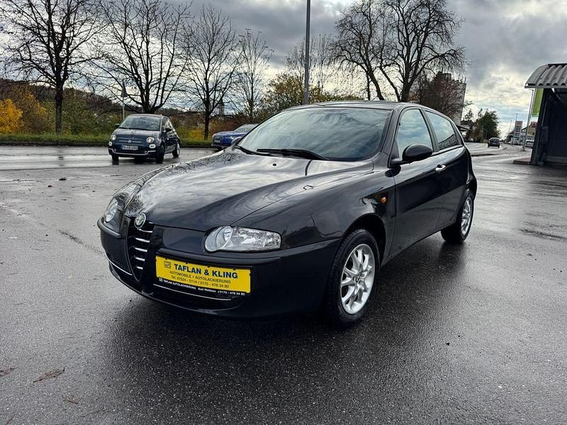 Schwarz Gebraucht 2004 Alfa Romeo 147 Impression Kleinwagen | 2.975 € (Fairer Preis) - Bild 1/4