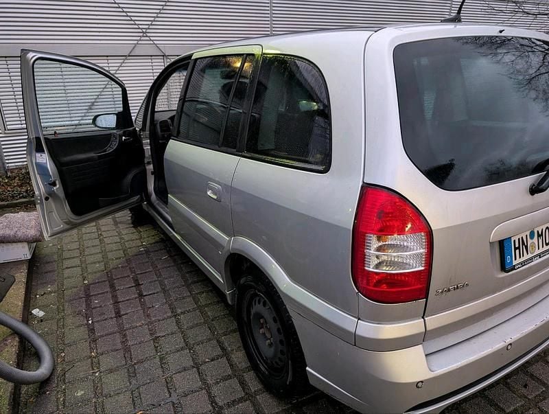 Gebraucht Opel Zafira 150 PS (110 kW) 2005 Silber Van / Kleinbus