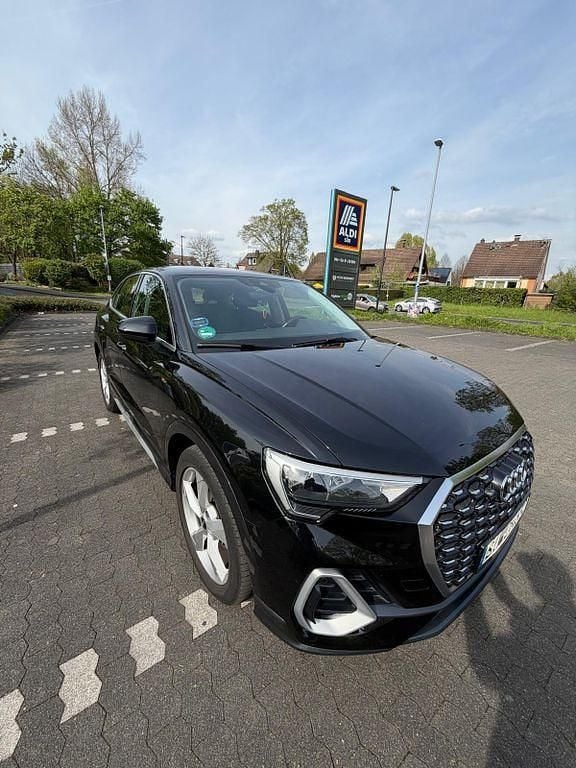 Second-hand Audi Q3 S-Line 150 CP (110 kW) 2022 Negru SUV