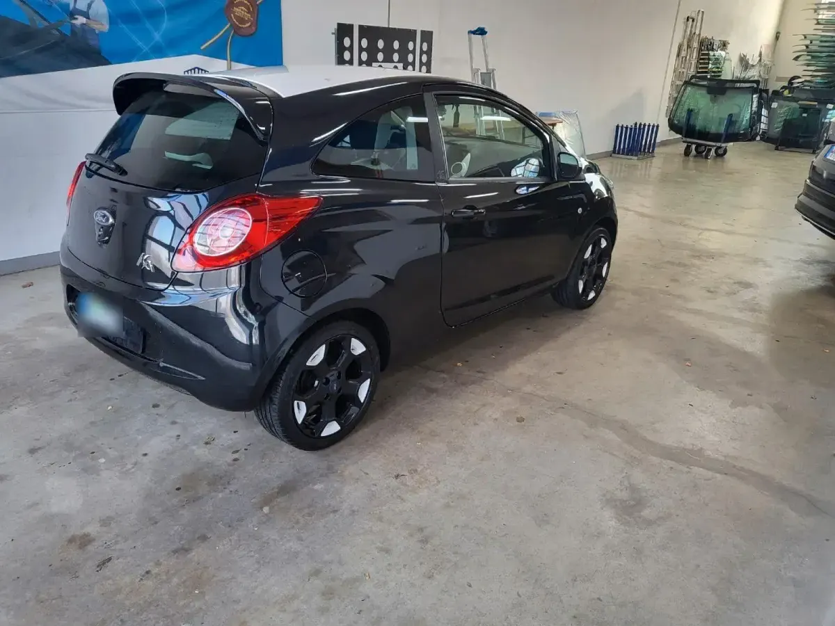 Gebraucht Ford Ka Cool & Sound Edition 69 PS (50 kW) 2016 Schwarz Kleinwagen