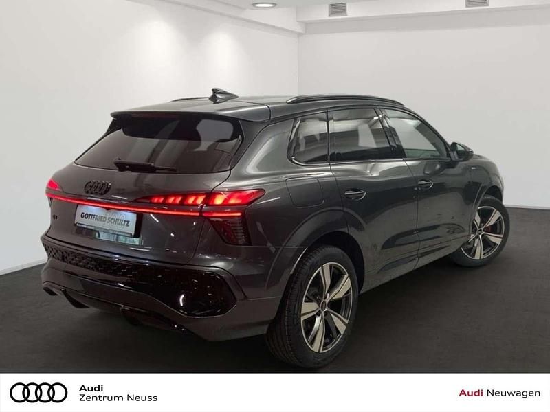 Neu Audi Q3 S-Line 150 PS (110 kW) 2025 Grau SUV