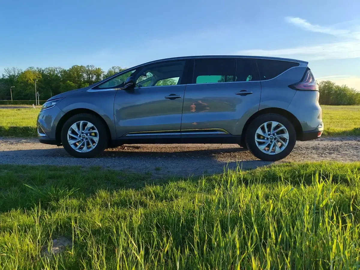 Gebraucht Renault Espace Intens 160 PS (117 kW) 2015 Silber Van / Kleinbus