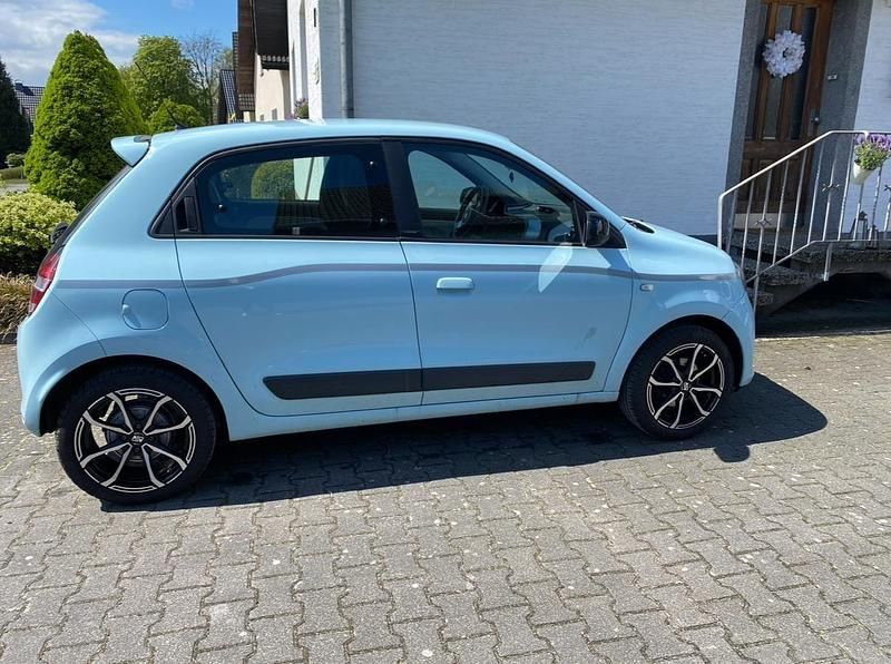 Blau Gebraucht 2018 Renault Twingo Kleinwagen | 6.200 € - Bild 1/4