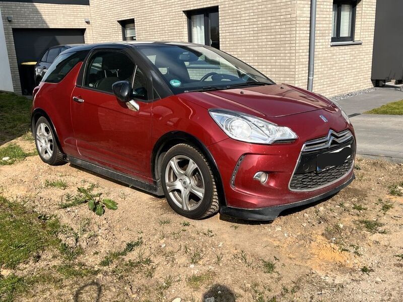 Rot Gebraucht 2011 Citroën DS3 Chic Kleinwagen | 3.900 € (Etwas zu teuer) - Bild 1/4