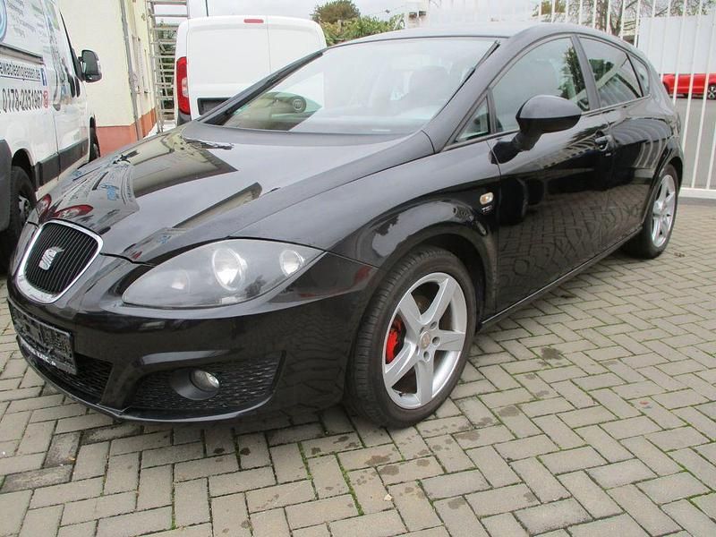 Schwarz Gebraucht 2010 Seat Leon Sport Limousine | 3.590 € (Fairer Preis) - Bild 1/4