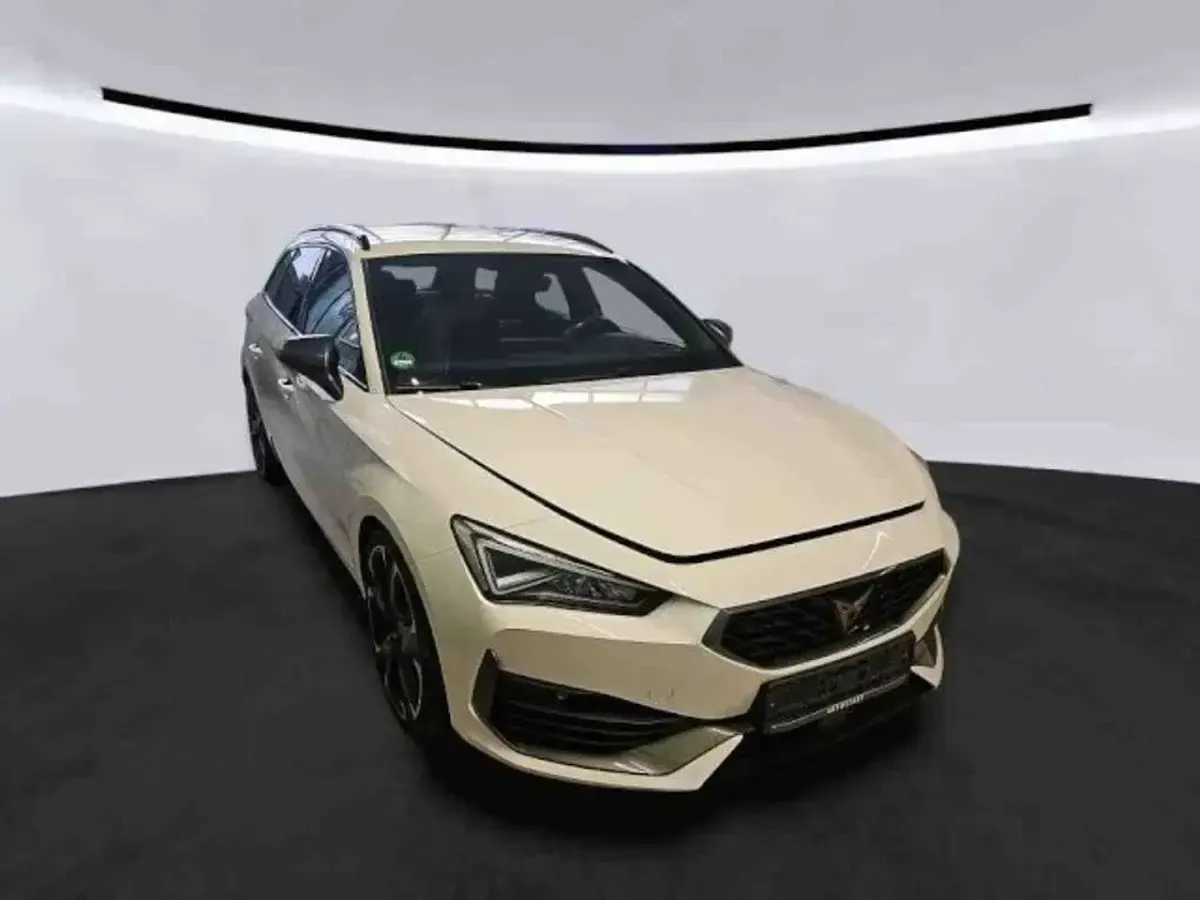 Używany Cupra Leon VZ 310 KM (228 kW) 2023 Biały Kombi