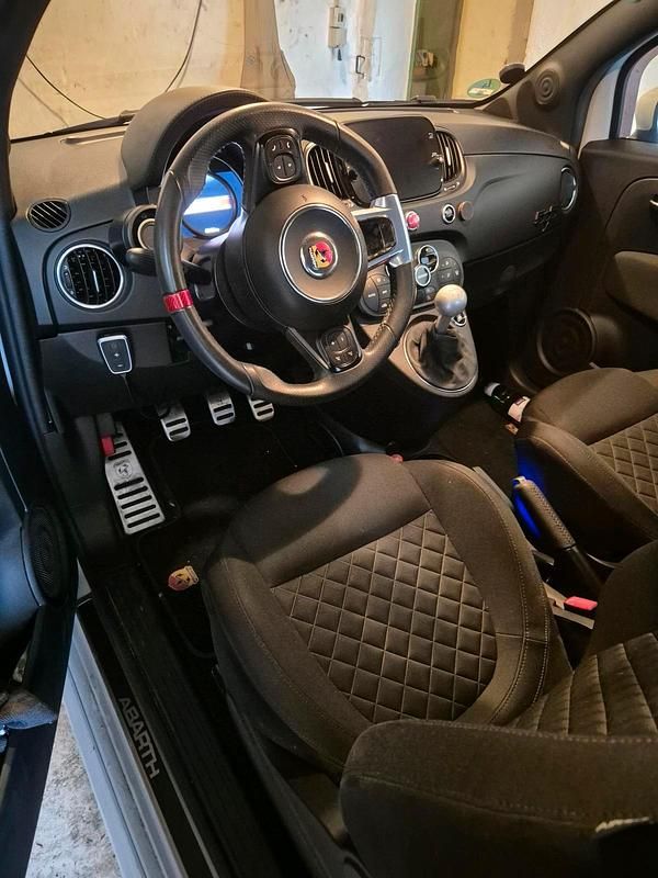 Gebraucht Abarth 595 165 PS (121 kW) 2023 Grau Kleinwagen