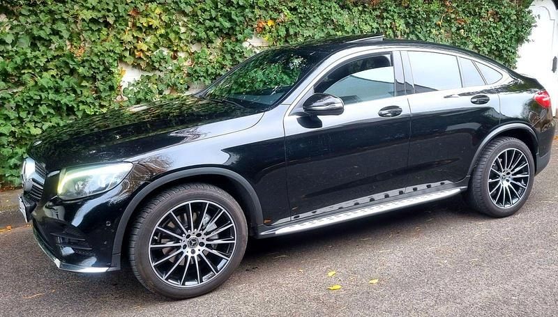 Schwarz Gebraucht 2018 Mercedes GLC250 AMG Coupé | 22.999 € (Superpreis) - Bild 1/4