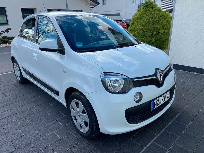 Weiß Gebraucht 2016 Renault Twingo Life Kleinwagen | 5.200 € (Fairer Preis) - Bild 1/4