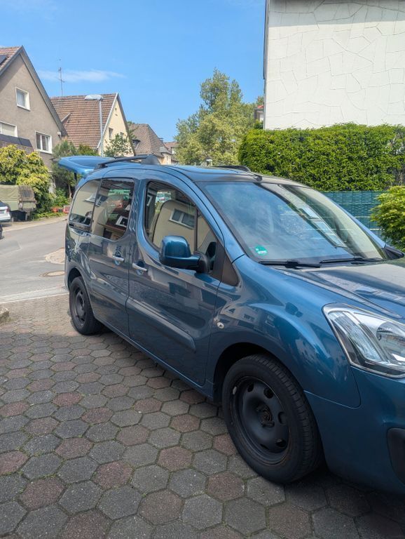 Blau Gebraucht 2015 Citroën Berlingo SELECTION Van / Kleinbus | 10.800 € (Fairer Preis) - Bild 1/4