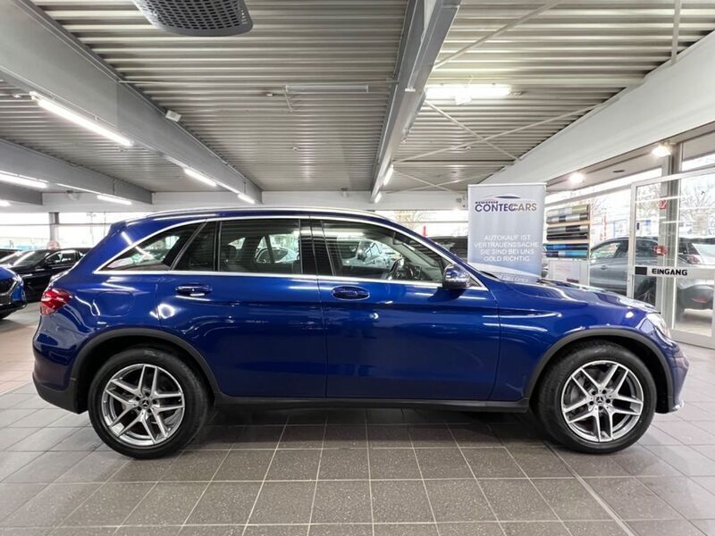 Blau Gebraucht 2017 Mercedes GLC250 AMG line SUV | 29.700 € (Guter Preis) - Bild 1/4