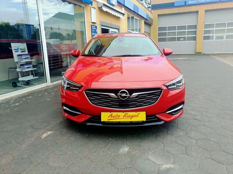 Gebraucht Opel Insignia Innovation 170 PS (125 kW) 2018 Rot Kombi