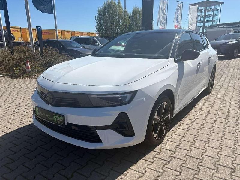 Używany Opel Astra 131 KM (96 kW) 2025 Biały Hatchback