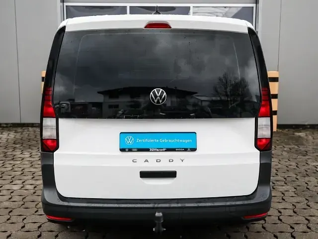Używany VW Caddy Maxi 102 KM (75 kW) 2022 Biały Minivan