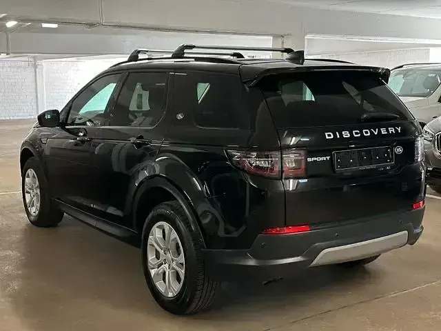 Gebraucht Land Rover Discovery Sport 163 PS (119 kW) 2022 Santorini black SUV