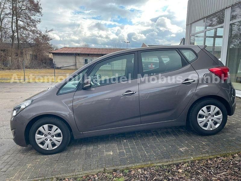 Gebraucht Hyundai ix20 Edition 90 PS (66 kW) 2013 Braun Kleinwagen