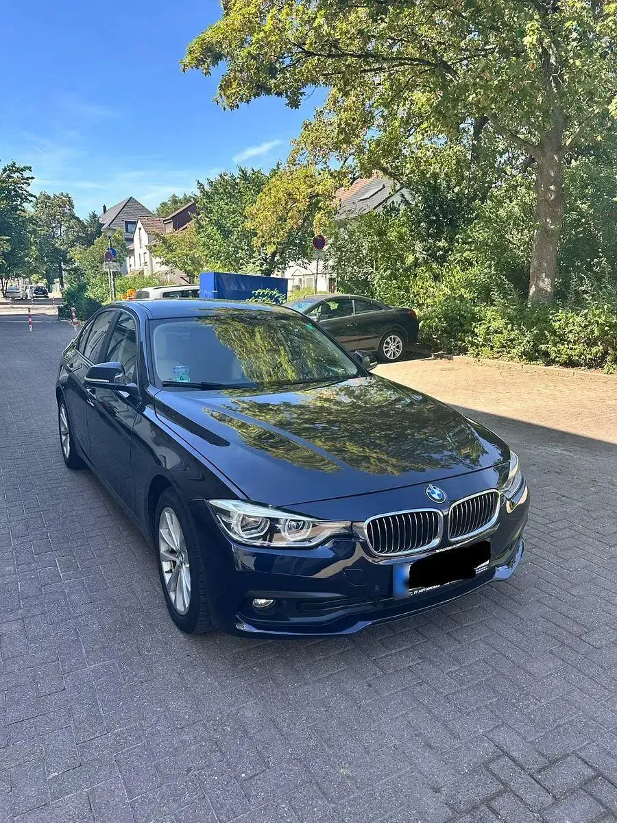 Gebraucht BMW 320 Sport Line 184 PS (135 kW) 2016 Blau Limousine