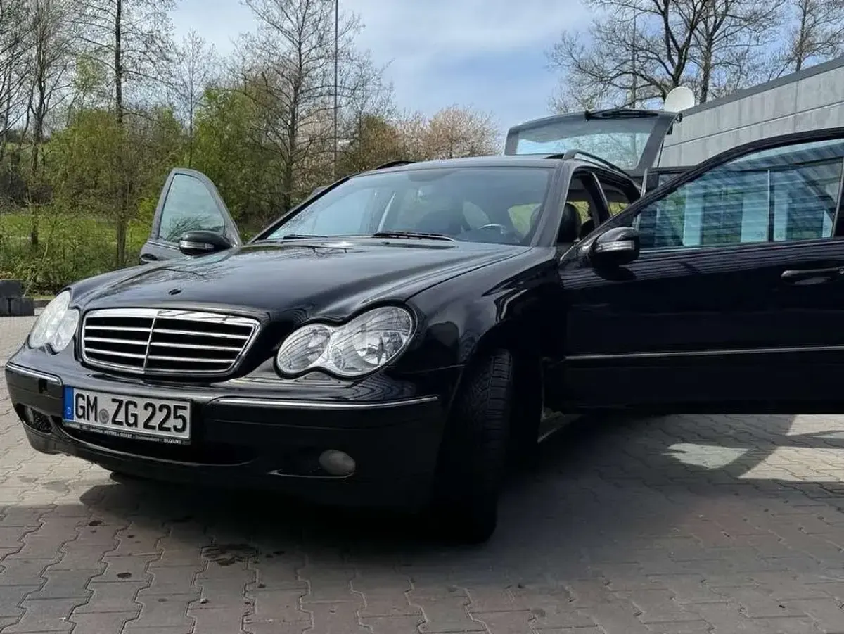 Gebraucht Mercedes C220 Avantgarde 150 PS (110 kW) 2006 Schwarz Kombi
