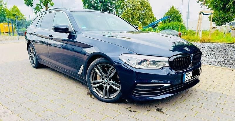 Gebraucht BMW 540 Sport Line 320 PS (235 kW) 2018 Blau Kombi