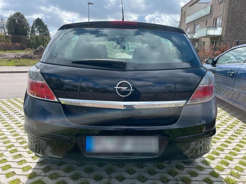 Second-hand Opel Astra 140 CP (102 kW) 2006 Negru Hatchback