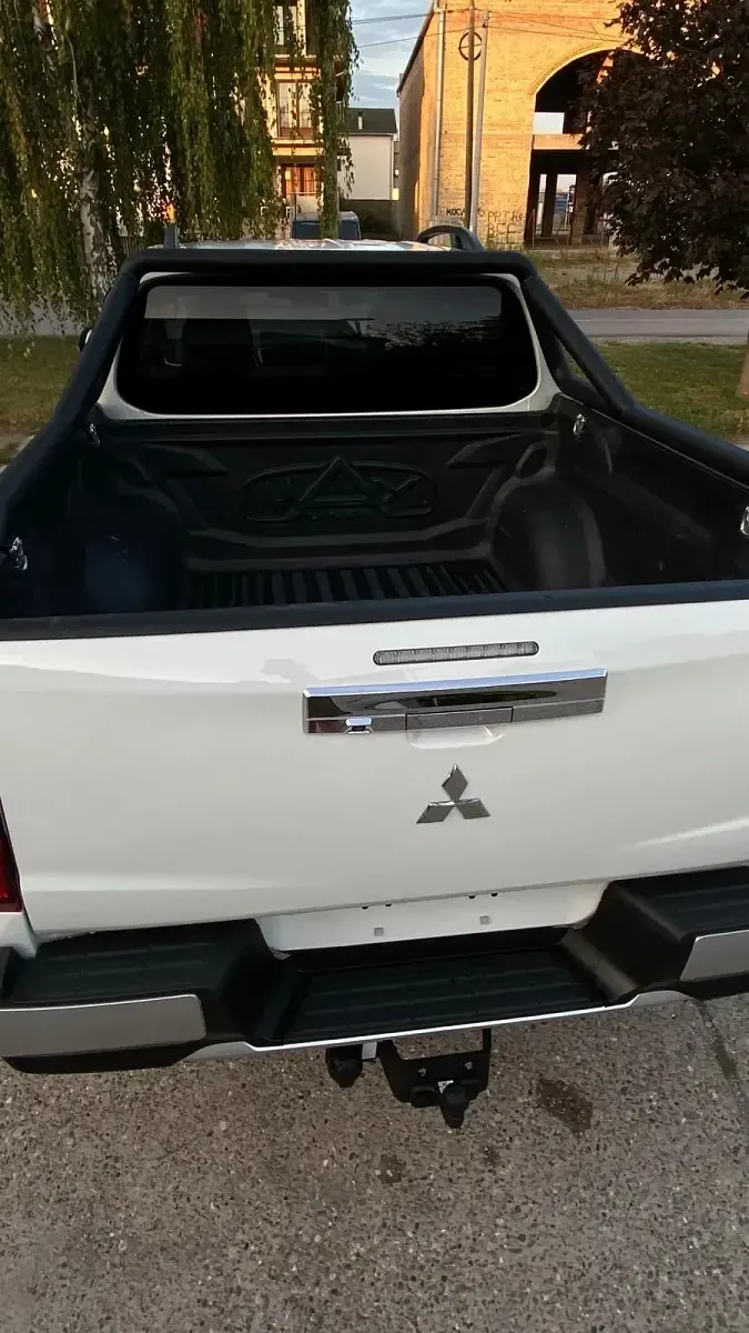 Gebraucht Mitsubishi L200 181 PS (133 kW) 2022 Weiß Pickup