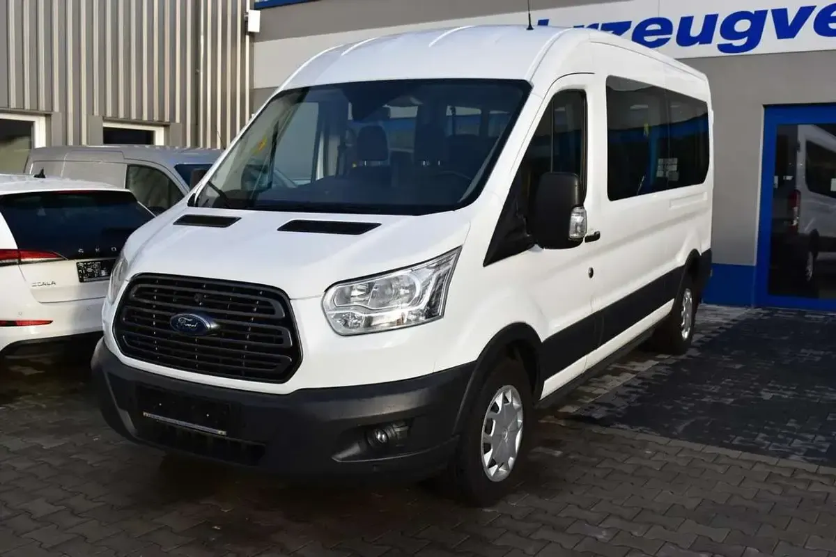 Gebraucht Ford Transit Trend 131 PS (96 kW) 2019 Frostweiß Van / Kleinbus