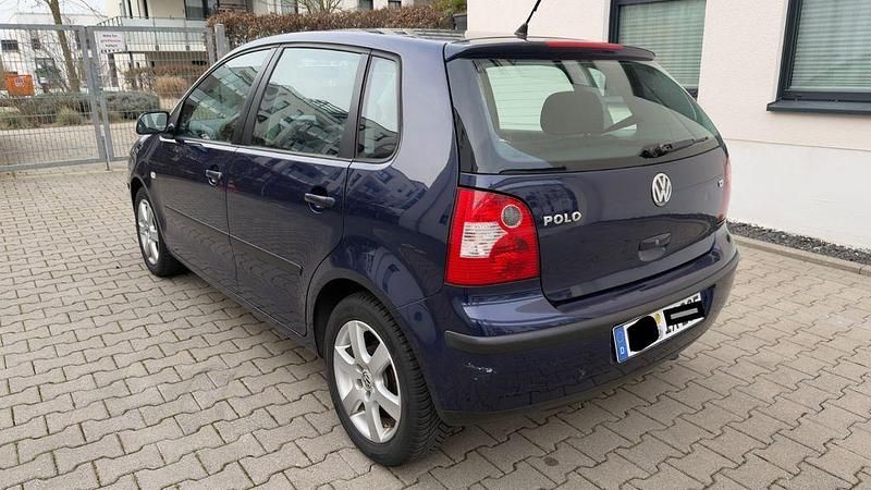 Gebraucht VW Polo Basis 64 PS (47 kW) 2004 Blau Kleinwagen