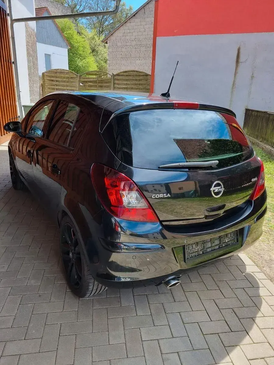 Gebraucht Opel Corsa Color Edition 131 PS (96 kW) 2012 Schwarz Kleinwagen