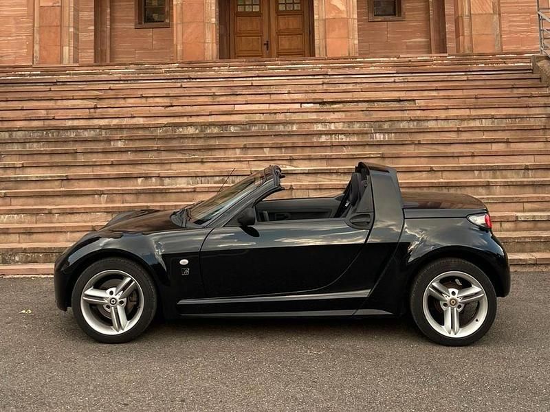 Schwarz Gebraucht 2005 Smart Roadster Cabrio | 4.950 € (Fairer Preis) - Bild 1/4