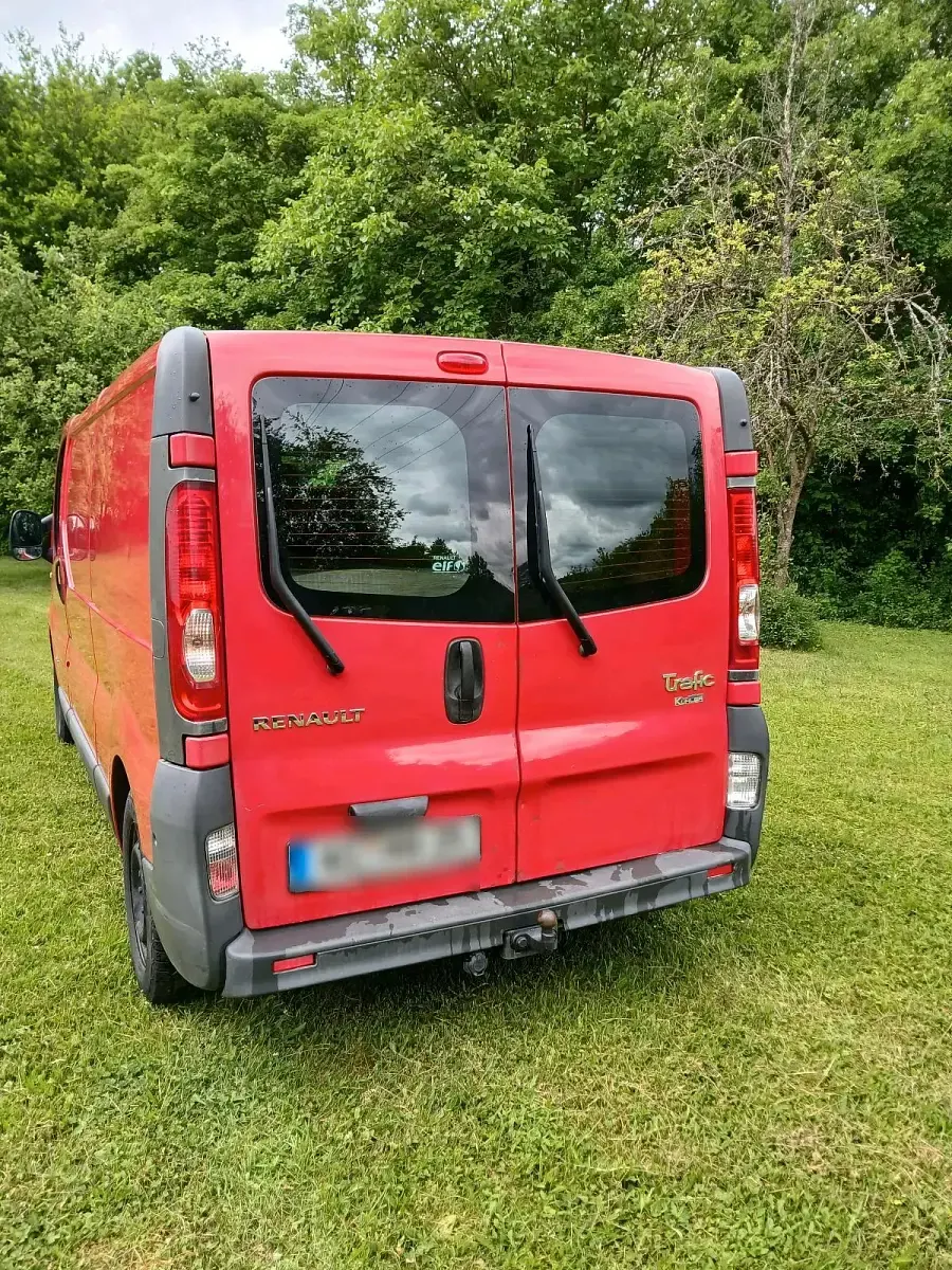 Gebraucht Renault Trafic 115 PS (84 kW) 2012 Rot Van / Kleinbus