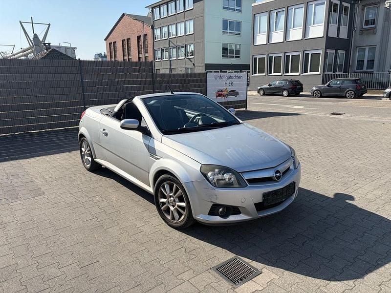 Gebraucht Opel Tigra 125 PS (91 kW) 2005 Silber Cabrio