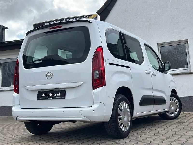 Gebraucht Opel Combo Life 102 PS (75 kW) 2022 Weiß Van / Kleinbus