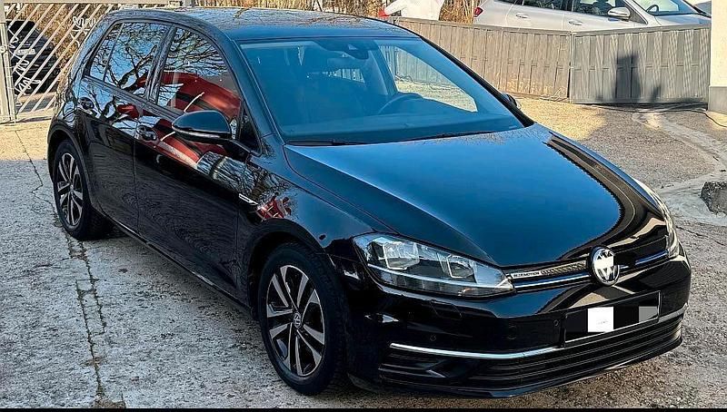 Schwarz Gebraucht 2019 VW Golf Limousine | 12.500 € - Bild 1/4
