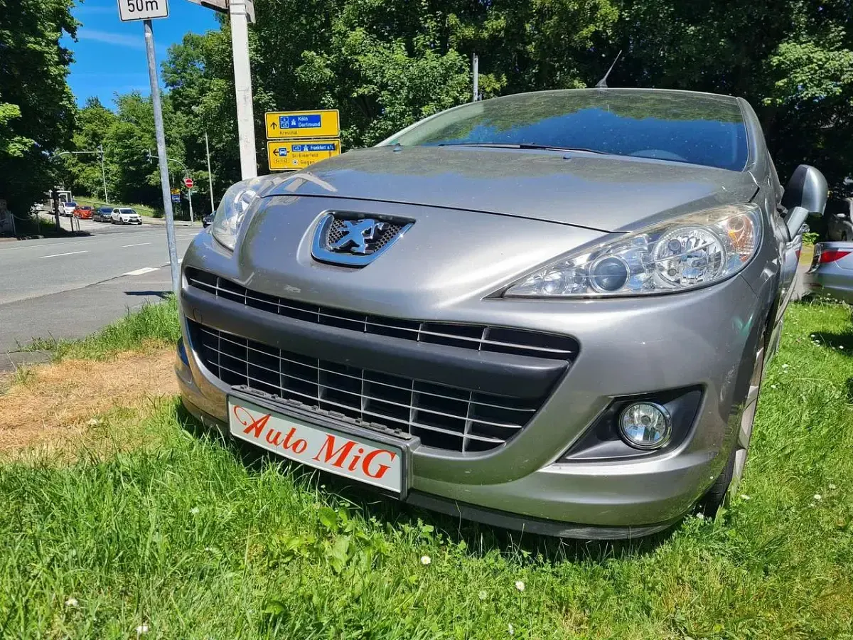 Gebraucht Peugeot 207 Roland Garros 120 PS (88 kW) 2010 Lack grau ermitage/metallic Cabrio
