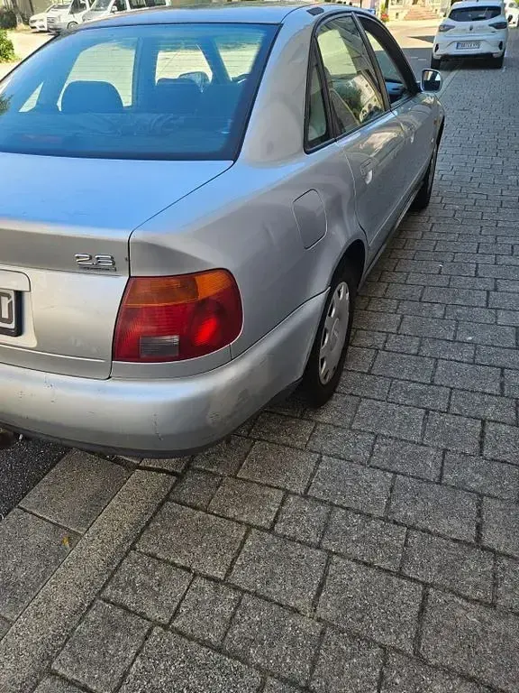 Gebraucht Audi A4 150 PS (110 kW) 1996 Silber Limousine