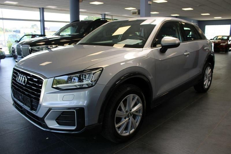 Gebraucht Audi Q2 Design 116 PS (85 kW) 2019 Silber SUV