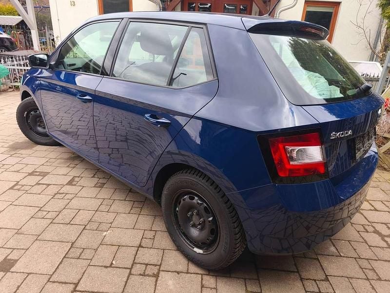 Gebraucht Skoda Fabia Ambition 60 PS (44 kW) 2017 Blau Limousine