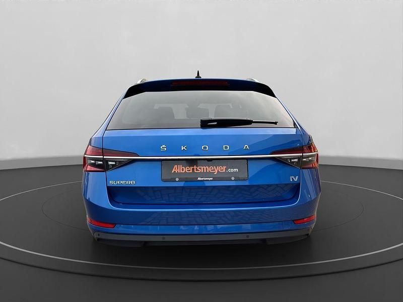 Gebraucht Skoda Superb Style 218 PS (160 kW) 2022 Blau Kombi