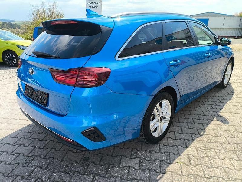 Gebraucht Kia Ceed Vision 140 PS (102 kW) 2020 Blau Kleinwagen