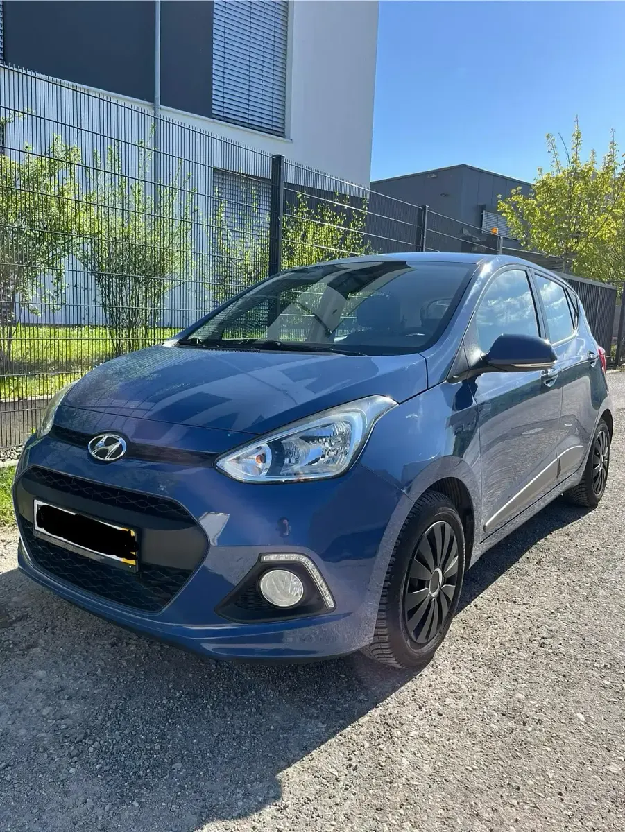 Gebraucht Hyundai i10 Edition 67 PS (49 kW) 2014 Blau Kleinwagen