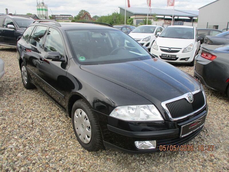 Schwarz Gebraucht 2006 Skoda Octavia Ambiente Kombi | 6.499 € - Bild 1/4